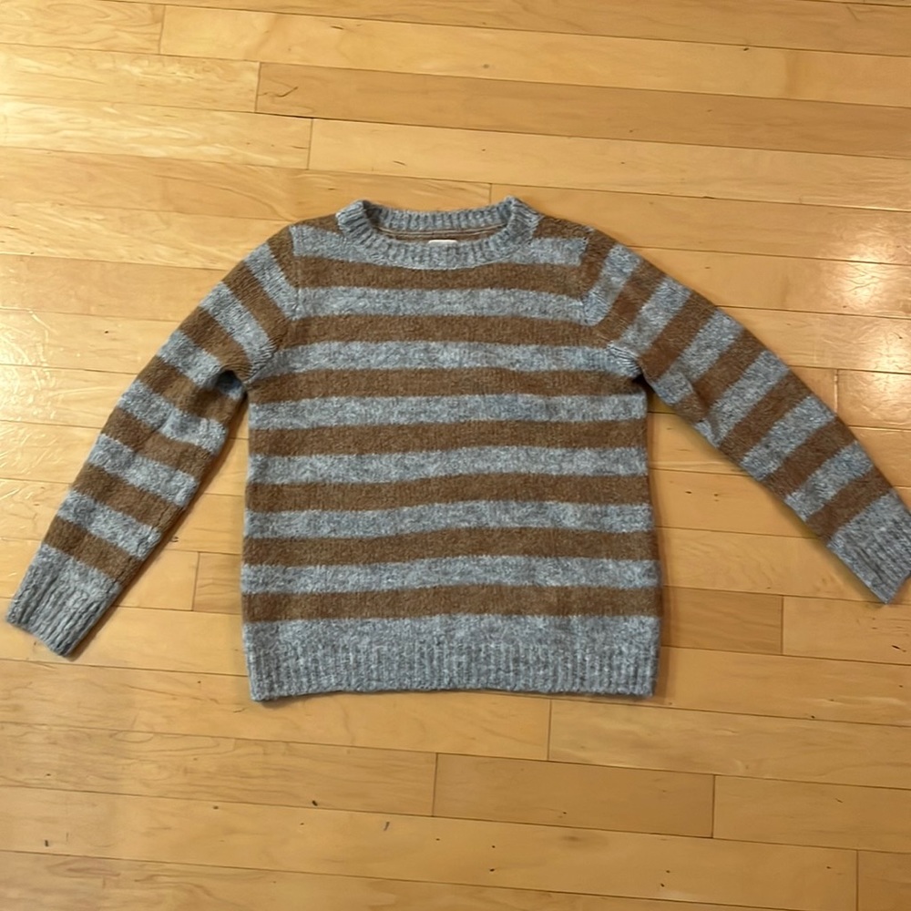 Like new alpaca style oversized sweater - great condition